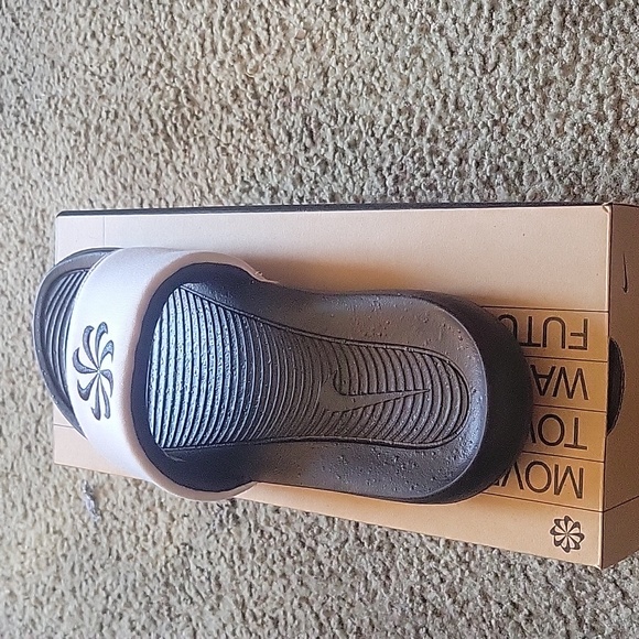 Nike Voctori Slide - Picture 2 of 4